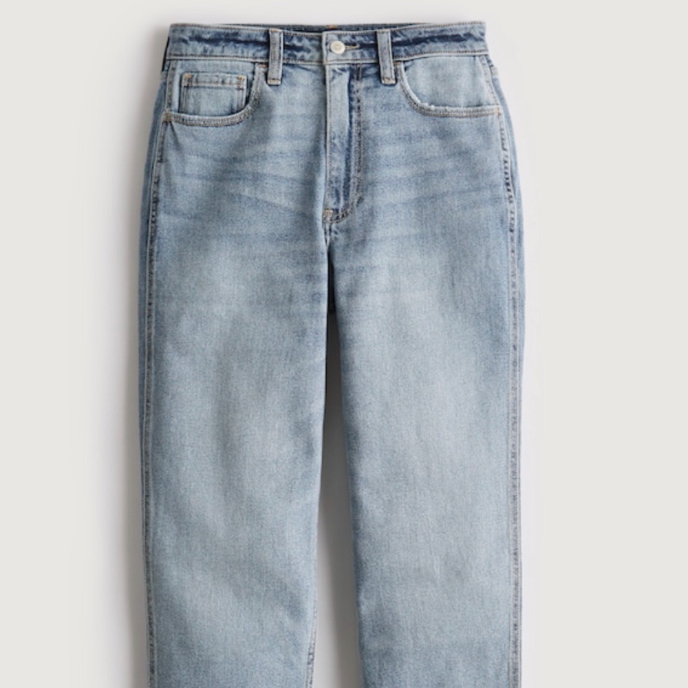 HOLLISTER Ultra High Rise Mom Jean